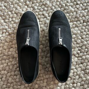 Women’s Vince Sneakers 9.5